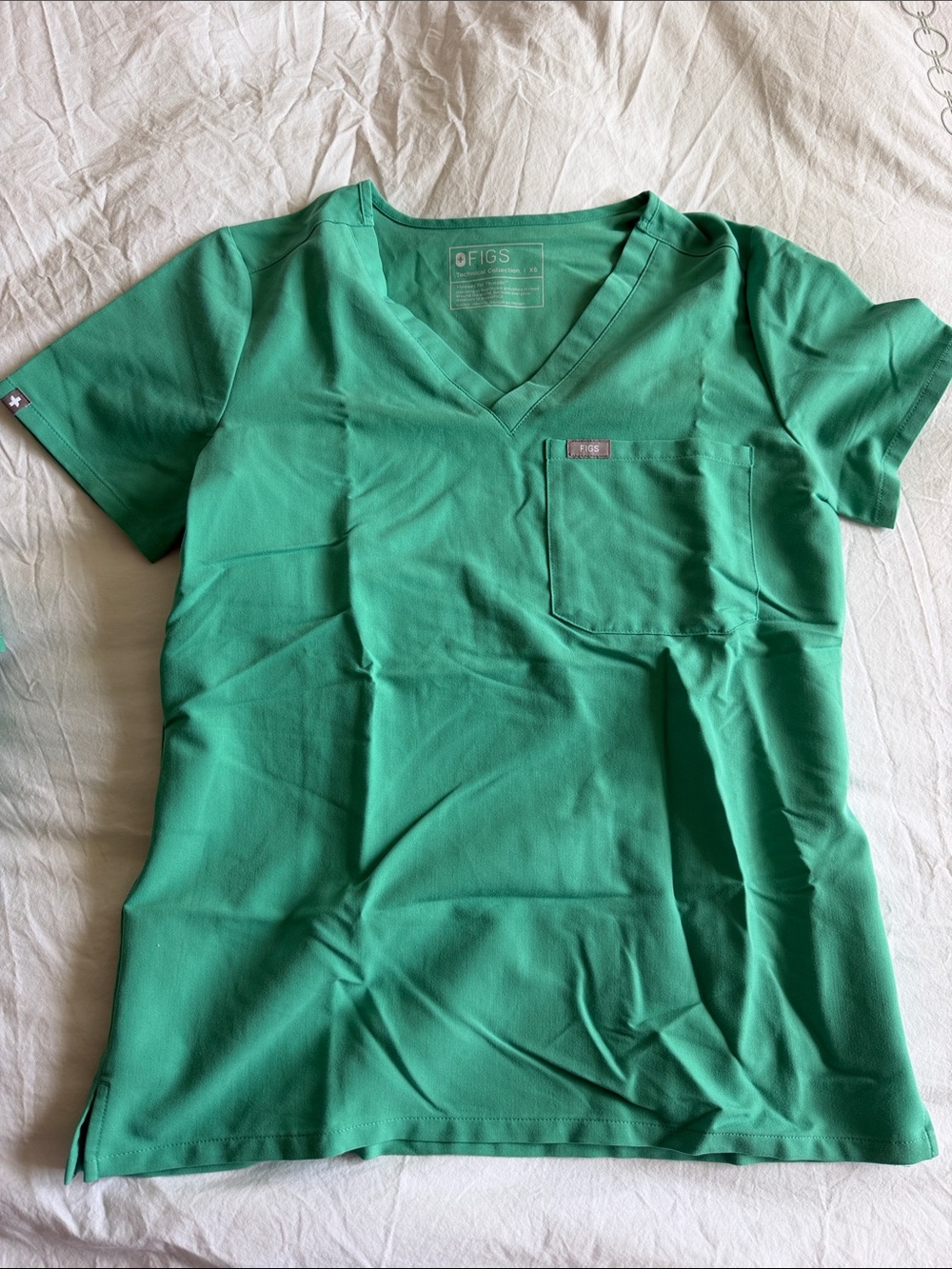 Figs V-Neck Scrub Top in Emerald Green